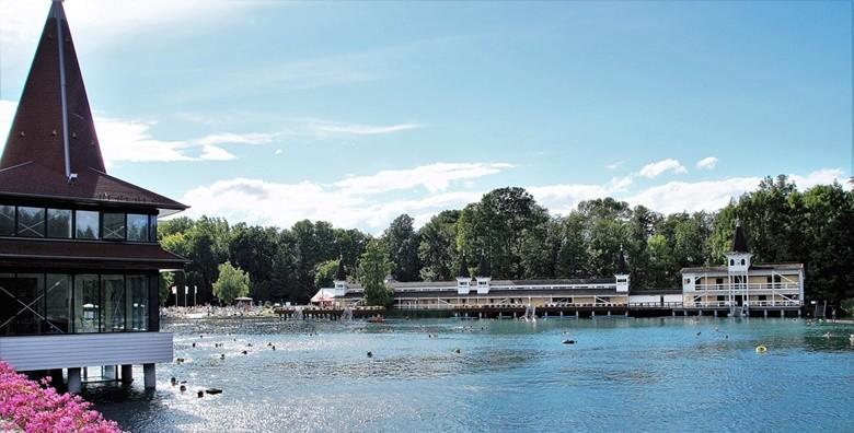 Jezero Heviz i dvorac Helikon - izlet s prijevozom za 149 kn!