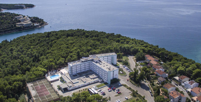 [PULA] 2, 3, 5 ili 7 noćenja s polupansionom za dvoje u Hotelu Pula*** nadomak plaže i centra grada od 1.165 kn!