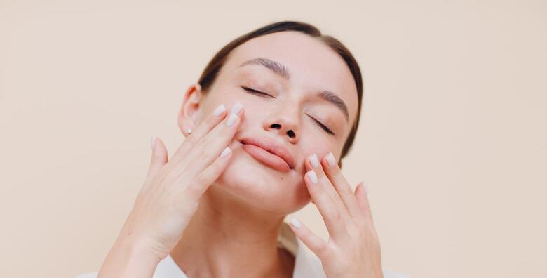POPUST: 53% - Osvježite izgled uz piling, mehaničko čišćenje lica, relax masažu lica, masku te kremu prema tipu i stanju kože u Beauty salonu Colette (Beauty salon Colette)