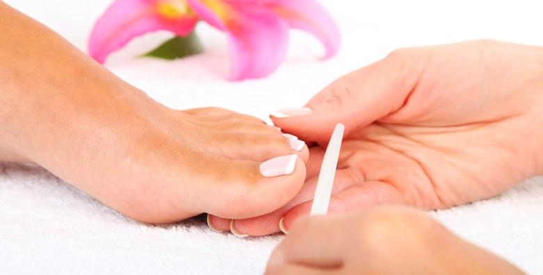 Medicinska pedikura u Beauty centru Salus - tretman uključuje namakanje stopala, obradu noktiju, kurjeg oka, peta i uraslog nokta za samo 99 kn!