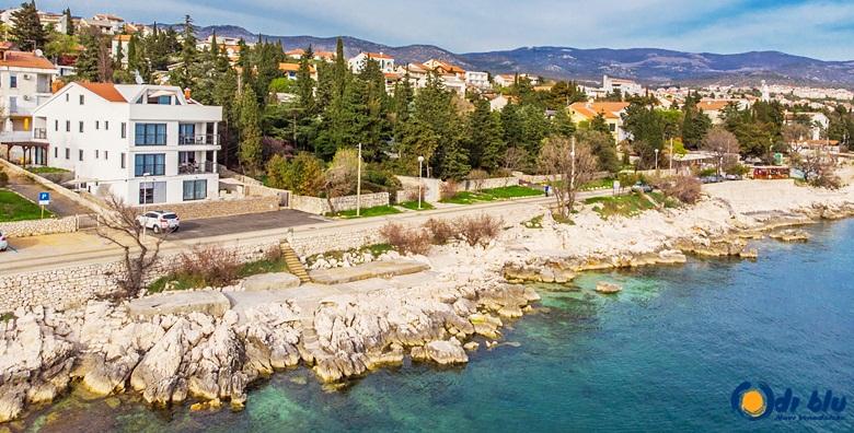Novi Vinodolski 4* - odmor za cijelu obitelj u apartmanima prvi red do mora od 3.300 kn!