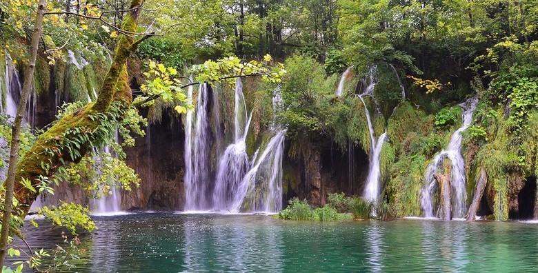 Ponuda dana: PLITVICE - posjetite jedan od najljepših europskih nacionalnih parkova Plitvička jezera koja svojom ljepotom privlače posjetioce iz cijelog svijeta za 115 kn! (Best travel)