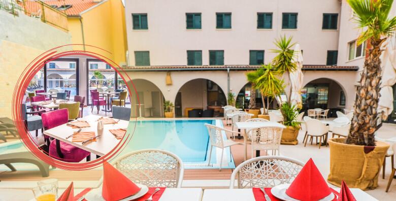 Ponuda dana: TISNO, MURTER - ljetni odmor uz 3 ili 7 noćenja s polupansionom za 2 odrasle osobe ili 2 odraslih i 1 ili 2 djece u Hotelu Borovnik 4* + korištenje bazena od 3.205 kn! (Hotel Borovnik 4*)