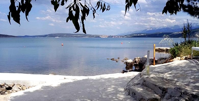 [ZADARSKA RIVIJERA] 5 noćenja za 2 osobe u studio apartmanu 3* – uživajte s dragom osobom nadomak plaže za 1.250 kn!