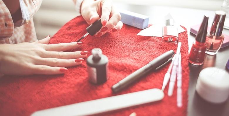 MEGA POPUST: 96% - Online tečaj manikure i pedikure - kroz 5 modula naučite sve o njezi noktiju, tehnikama nanošenja UV gela i Shellac laka te ukrašavanju noktiju za samo 35 kn! (International Open Academy)