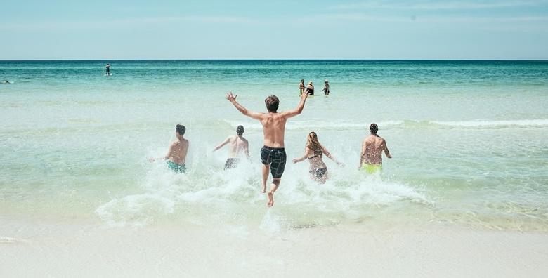 Biograd na Moru 3* - 5 ili 7 noćenja za dvoje u sobama tik do plaže od 1.878 kn!
