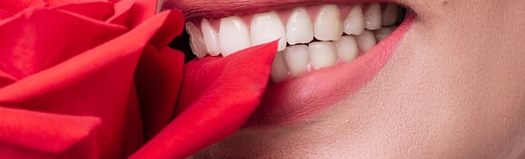 Stomatološke usluge po izboru - uz vrijedan voucher uljepšajte izgled osmijeha uz vrhunske stručnjake u Dental centru Apex