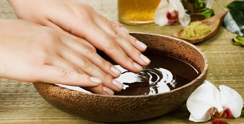 Njega ruku, peeling, parafinska kupka i trajni lak uz gratis masažu za 139 kn!