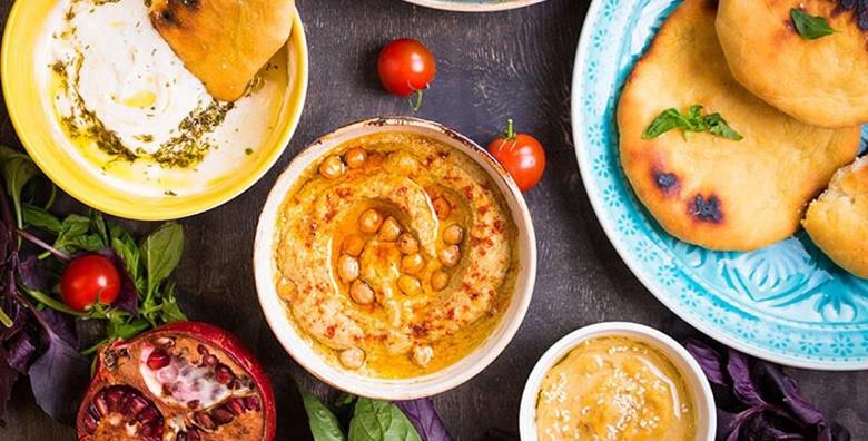 Libanonske delicije za dvoje - isprobajte 5 tradicionalnih mezza uz 2 libanonska bureka od sira u restoranu Biblos Habibi za 119 kn!