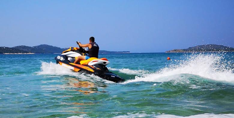 Adrenalinski izlet - Istražite sve čari i ljepote poluotoka Oštrica i otoka za 399 kn!