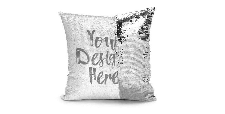 Jastučnica s natpisom ili slikom po izboru! Savršen ukras svakom kauču ili krevetu – slika vaših najdražih prijatelja, obitelji ili kućnog ljubimca već od 79 kn!