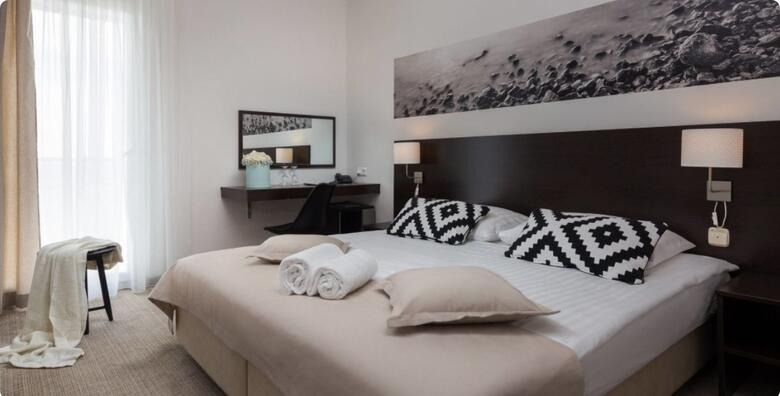 Pred i postsezona u Villi Arausa 4*, Vodice - 2 noćenja s ALL INCLUSIVE LIGHT uslugom za 2 odraslih i 1 dijete do 14,99 g. + GRATIS paket za 1 dijete do 2,99 g.