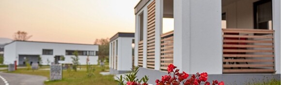 Proljetni odmor u mobilnim kućicama Terme Jezerčica 4* uz 2 noćenja s polupansionom za 2 odrasle osobe i 4 djece do 4,99 godina uz korištenje unutarnjih bazena