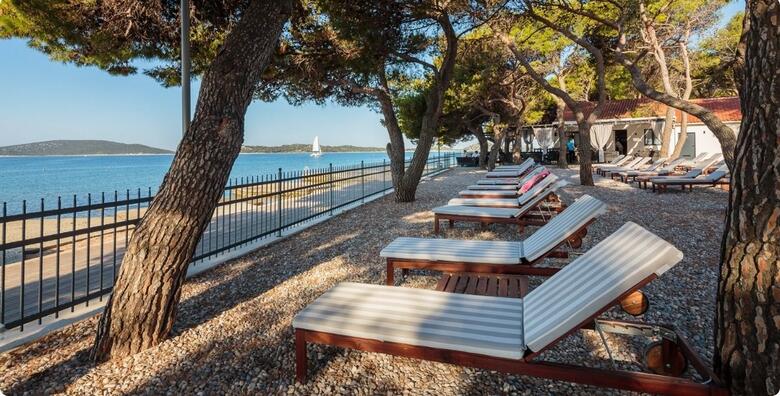 POSEBNA PONUDA! Odmor u Villa Arausana & Antonina 4* - 2 noćenja s polupansionom za 2 odraslih i 1 dijete do 14,99 g. + GRATIS paket za 1 dijete do 2,99 g.