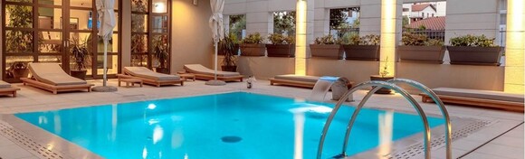 Hotel Nestos 4*, Duće - 2 noćenja s polupansionom za 2 osobe i 2 djece uz korištenje bazena i Spa zone sa jacuzzijem i saunom