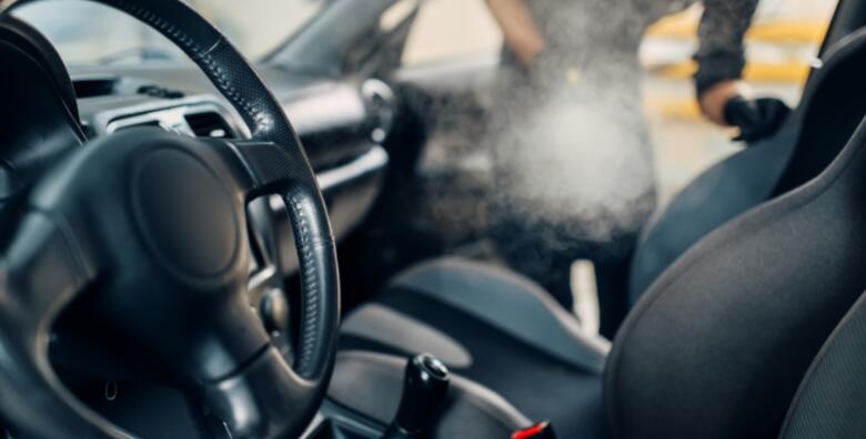 Kompletno pranje osobnog vozila – vanjsko i unutarnje pranje,  pranje podvozja i nanošenje voska u Autopraonici Zagrepčanka