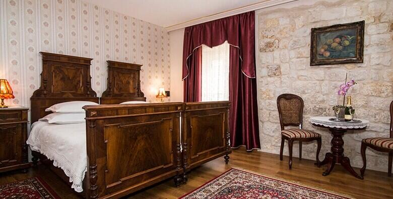 Trogir, Heritage hotel Pašike 4*
