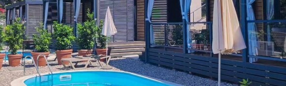 Ljeto u Park Villas by Morenia 4* - 2, 5 ili 7 noćenja za do 4 odraslih i 2 djece do 11,99 godina u Deluxe kamping vili s privatnim bazenom grijanim bazenom