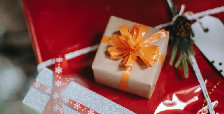 Poklon bon u vrijednosti 400 kn – iznenadite voljenu osobu voucherom za tretmane po odabiru u salonu Healthy lines za 159 kn!