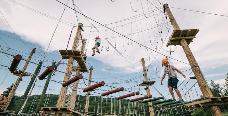 Adrenalinski park Ogi - iskušajte se u penjanju i hodanju kroz roping poligon ili u gađanju mete pomoću profesionalnih lukova i strijela već od 99 kn!