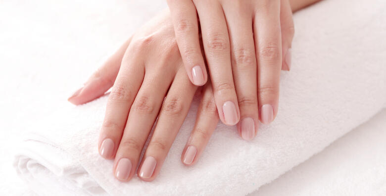 POPUST: 52% - Osigurajte potrebnu njegu vašim rukama uz tretman klasične manikure u Magnifique Nails Salon & Spa po odličnoj cijeni (Magnifique Nails Salon & Spa)