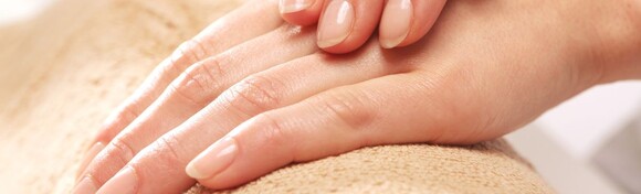 Uklonite gljivice na noktima uz paket do 10 LED sigurnosnih terapija u Magnifique Nails Salon & Spa