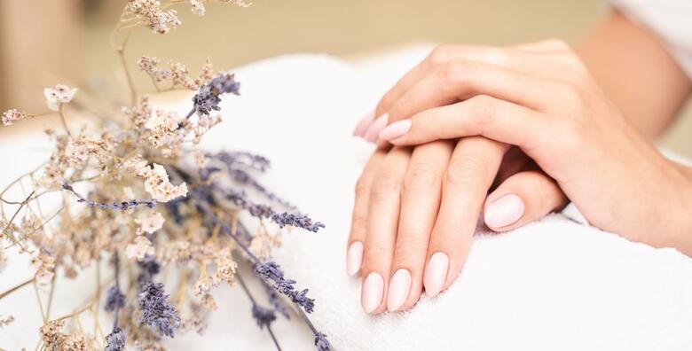 Njegovane i uredne ruke uz klasičnu ili spa & relax manikuru i lakiranje u Magnifique Nails Salon & Spa