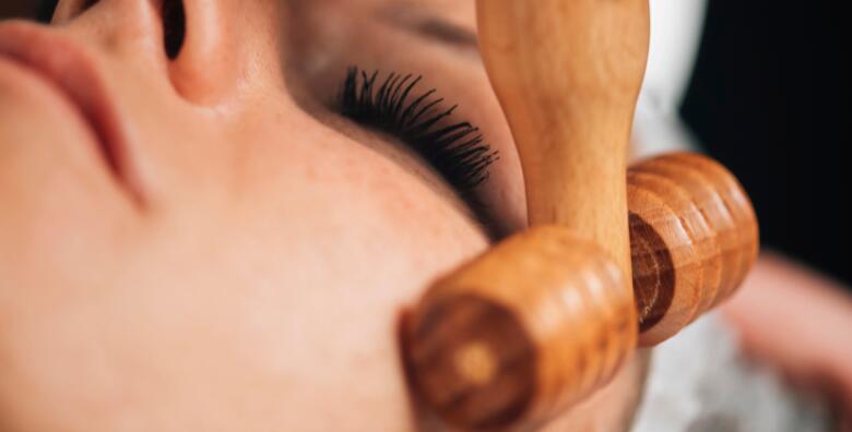 Oblikujte lice uz 5 tretmana inovativnim multifunkcionalnim uređajem nove generacije Deluxshape i 5 maderoterapija lica u salonu za njegu tijela OzonM