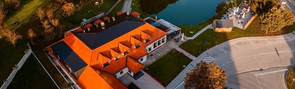 SLOVENIJA, Hotel Kozjanski dvor 3* - 2 noćenja za 2 osobe uz korištenje sauna i hranjenja jelena