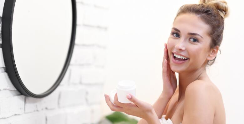 Njegujte lice uz popularni HydraFacial tretman lica uz UZV špatulu, hladni čekić i masku u beauty baru i edukacijskom centru Perfect body