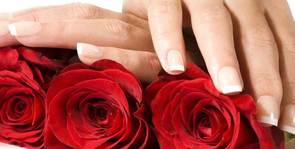 Ugradnja umjetnih noktiju, masaža ruku i nail art