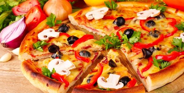 2 velike pizze po izboru