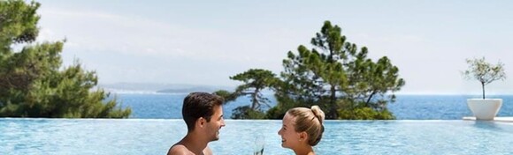 POSEBNA PONUDA! Valamar Carolina Hotel 4*, Rab - 2 noći s polupansionom za 2 osobe i 1 dijete do 13,99 godina uz korištenje vanjskih infinity i relax bazena te fitness zone