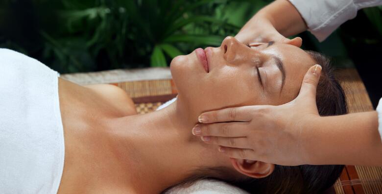 Uklonite izgled iscrpljenosti i umora s lica uz MASAŽU LICA i osigurajte blistav sjaj i naizgled zategnutu kožu u Beauty salonu Lobel