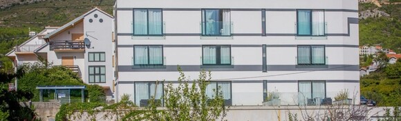 Depadanse Jona 4*, Podstrana - 1 ili više noćenja s doručkom za 2 osobe uz korištenje unutarnjeg bazena, saune i fitnessa