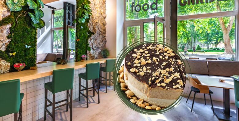 Snickers raw torta i kava po izboru za dvoje - fantastičan izbor za sve ljubitelje popularne čokoladice u restoranu Food Garden