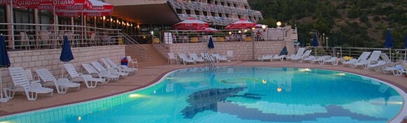 LJETO NA KORČULI - 3, 4, 5 ili 7 noćenja ALL INCLUSIVE za 2 osobe + gratis za 1 dijete do 6,99 godina uz korištenje vanjskog bazena u Adria All Inclusive Hotelu 3*