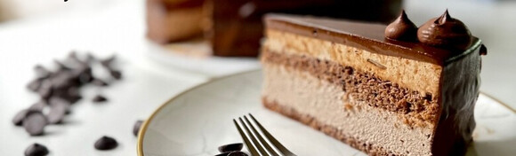 Ferrero torta, Cheesecake sa borovnicama  ili Parfe od vanilije ili čokolade u slastičarnici Orijent