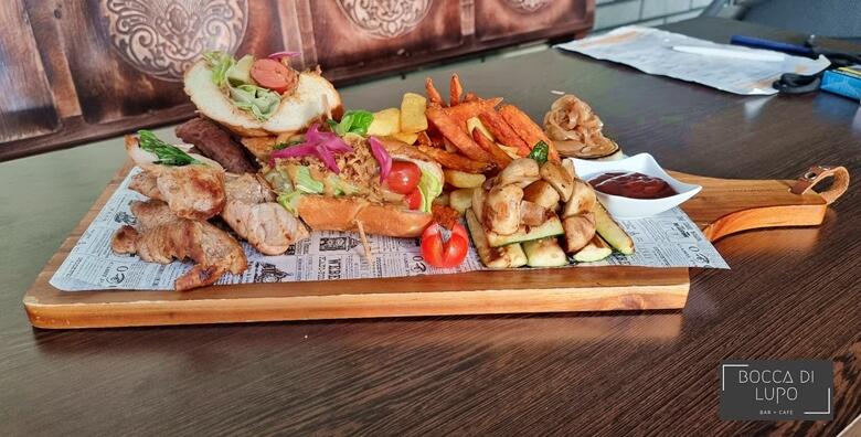 MESNA PLATA za dvije osobe - Bocca's dog sandwich, juneći ćevapi, lungić, povrće na žaru, batat, steakhouse pomfrit i karamelizirani luk