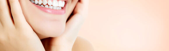 Dovedite vaš osmijeh do savršenstva uz UGRADNJU 1 IMPLATANTA I TRAJNU ANATOMSKU KRUNU u novootvorenoj ordinaciji Dentique Dental Office