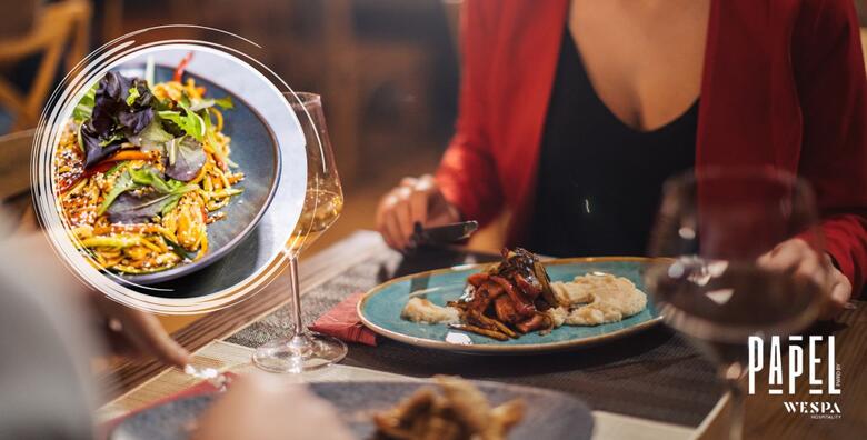 Ponuda dana: WOK po izboru i desert dana ZA 2 OSOBE u modernom ambijentu restorana Papel - birajte između piletine ili vege opcije u jedinstvenom concept interijeru uz odlične okuse (Restoran Papel)