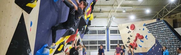 Uvodni TEČAJ PENJANJA po umjetnoj stijeni! Kupite uvodni tečaj i dobijete još jedan besplatno za drugu osobu! Isprobaj nešto novo ovog proljeća u Boulder Zoni!