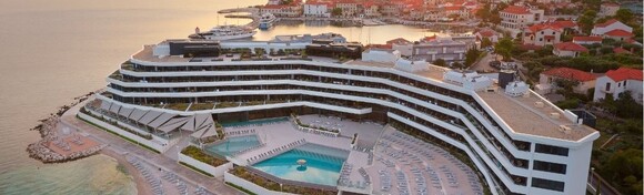 Grand hotel View 4*, LJETOVANJE na otoku Braču - 5 noćenja s polupansionom za 2 odrasle osobe s dvoje djece ili za 4 odrasle osobe