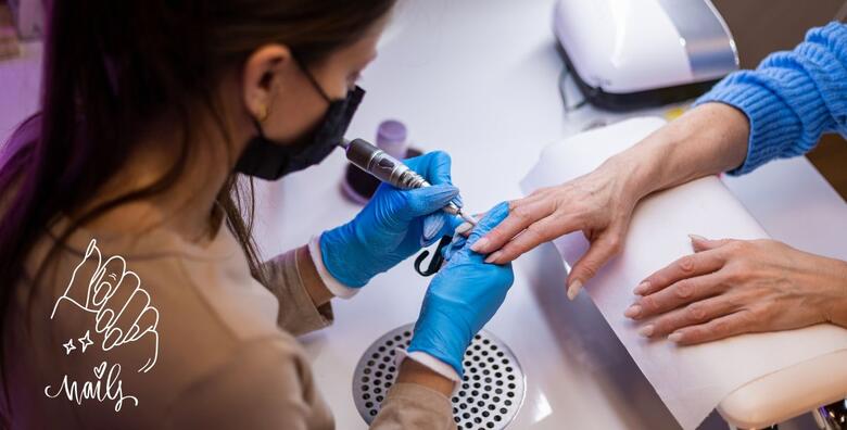 BASIC TEČAJ ZA NOKTE – naučite anatomiju nokta, french tehniku, pravilno rašpanje, kvalitetnu pripremu za gel ili trajni lak te započnite novu karijeru uz salon Massage bar